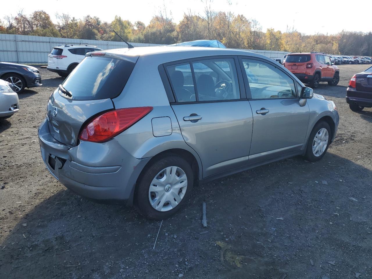 2011 Nissan Versa S - Image 3