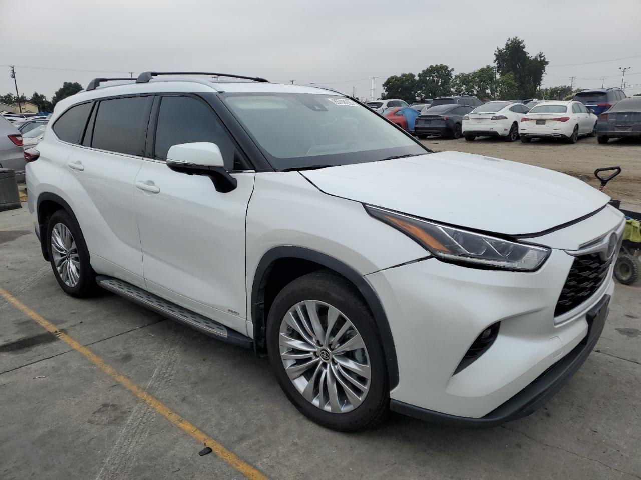 2025 Toyota Highlander Hybrid Limited - Фото 4
