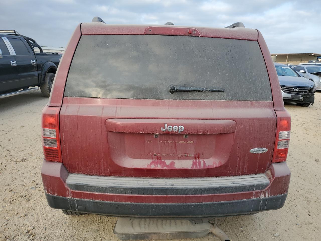 2012 Jeep Patriot Latitude - Фото 6