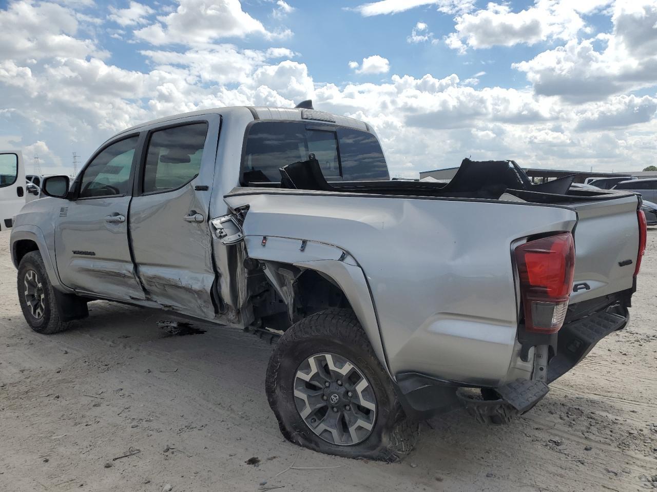 2022 Toyota Tacoma Double Cab - Image 2