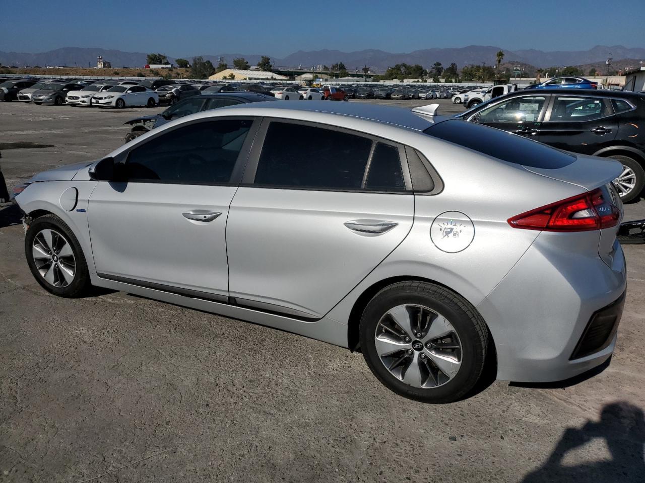 2019 Hyundai Ioniq - Фото 2