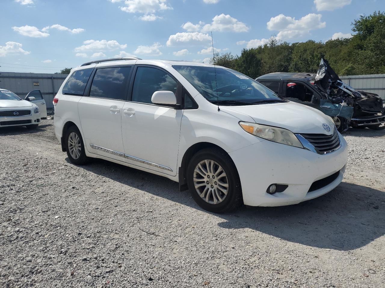 2012 Toyota Sienna Xle - Image 4