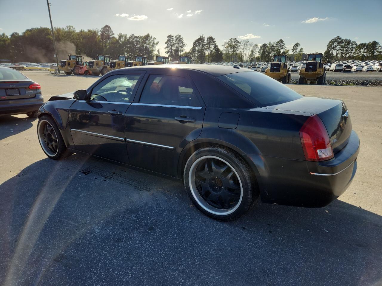 2007 Chrysler 300 Touring - Image 2