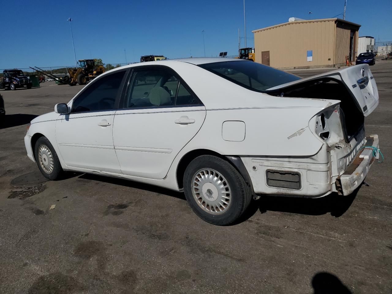 2002 Toyota Camry Le - Фото 2
