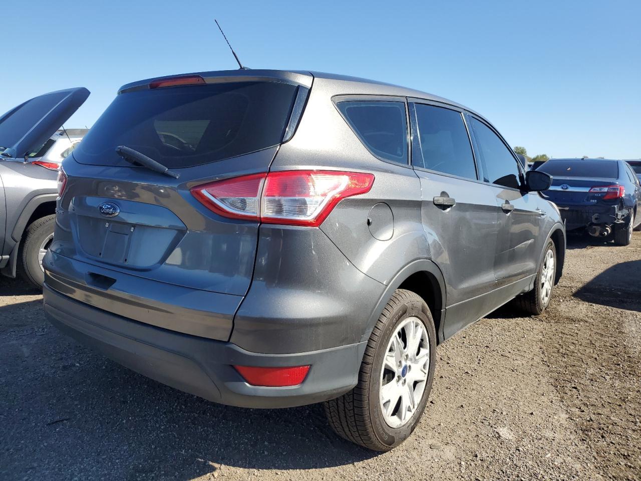 2013 Ford Escape S - Фото 3