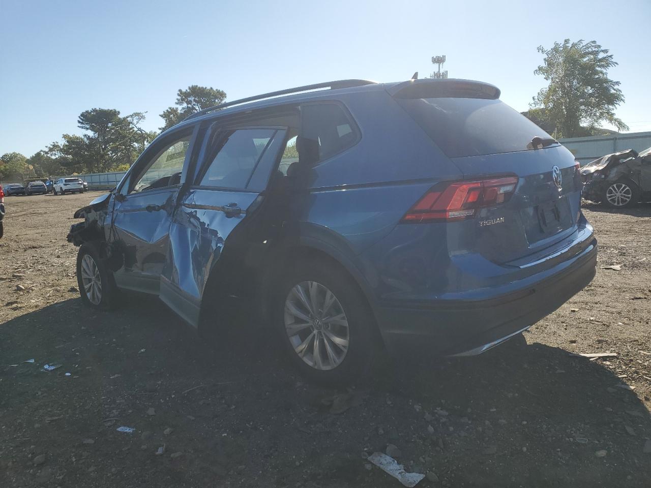 2020 Volkswagen Tiguan S - Image 2