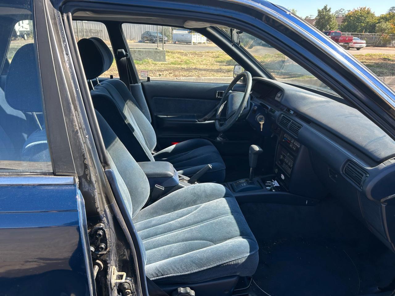 1987 Toyota Camry Le - Фото 5