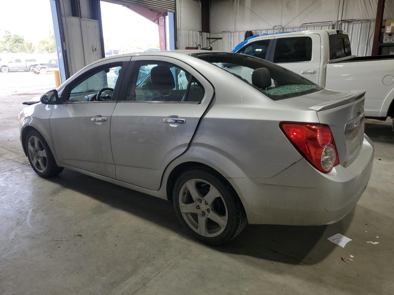 2014 Chevrolet Sonic Ltz - Image 2
