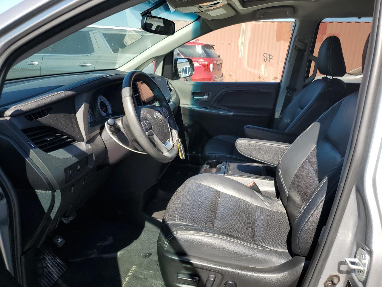 2015 Toyota Sienna Sport - Фото 7