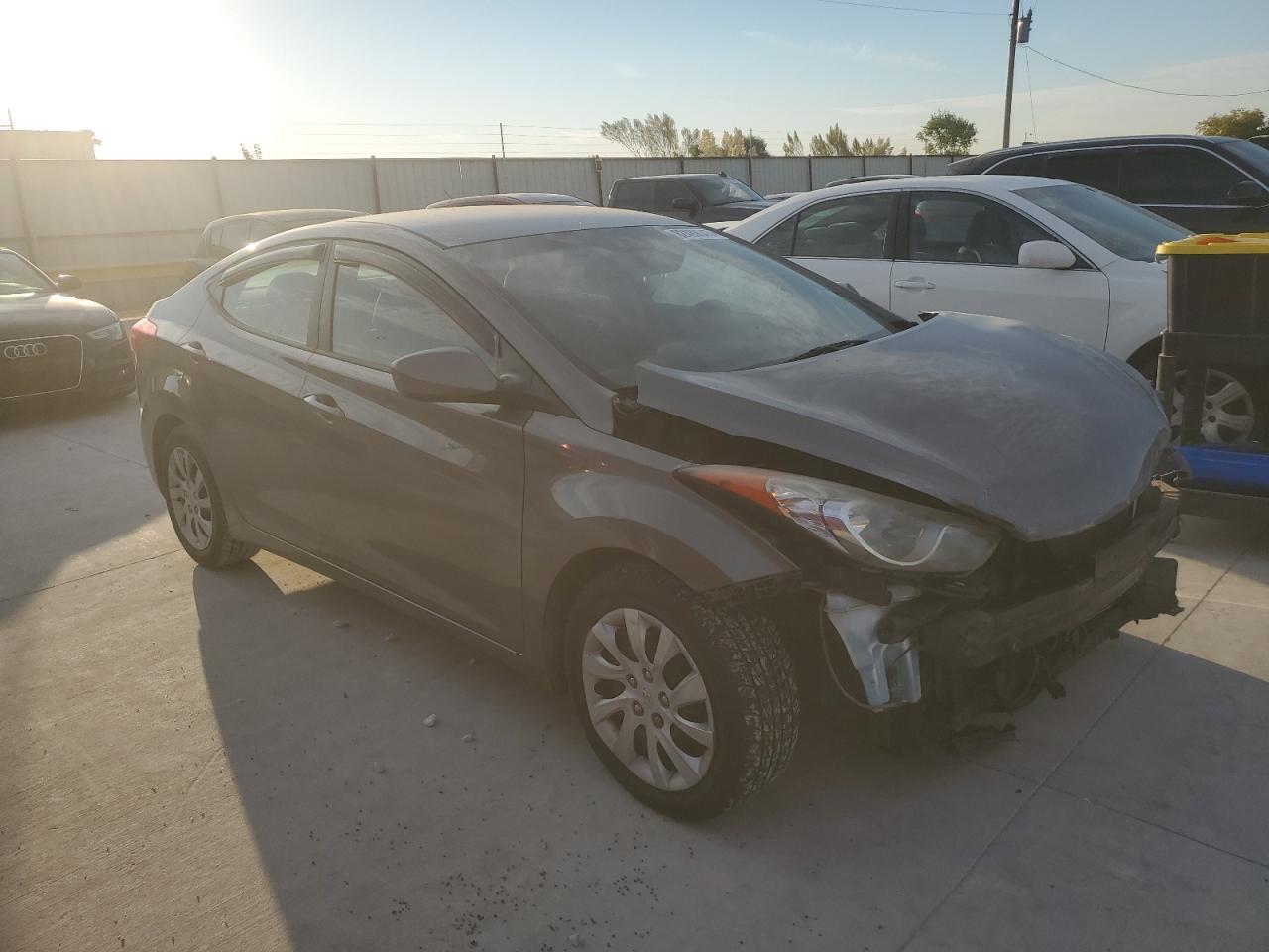 2013 Hyundai Elantra Gls - Image 4