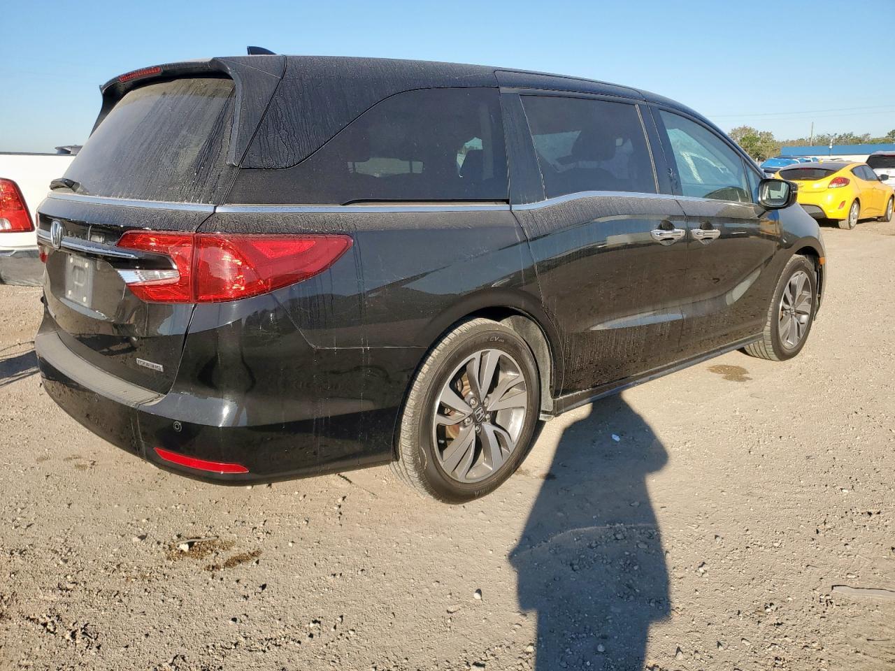 2023 Honda Odyssey Touring - Фото 3