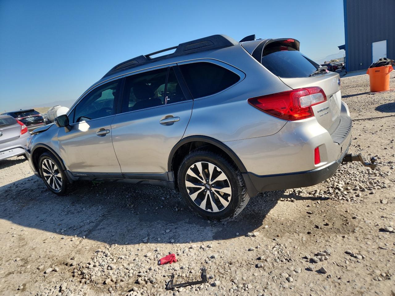 2017 Subaru Outback 3.6R Limited - Фото 2