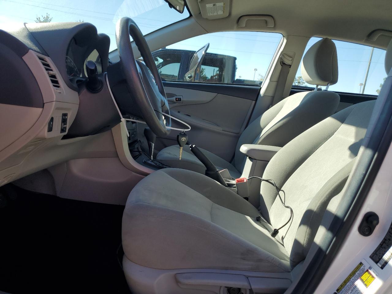 2013 Toyota Corolla Base - Фото 7