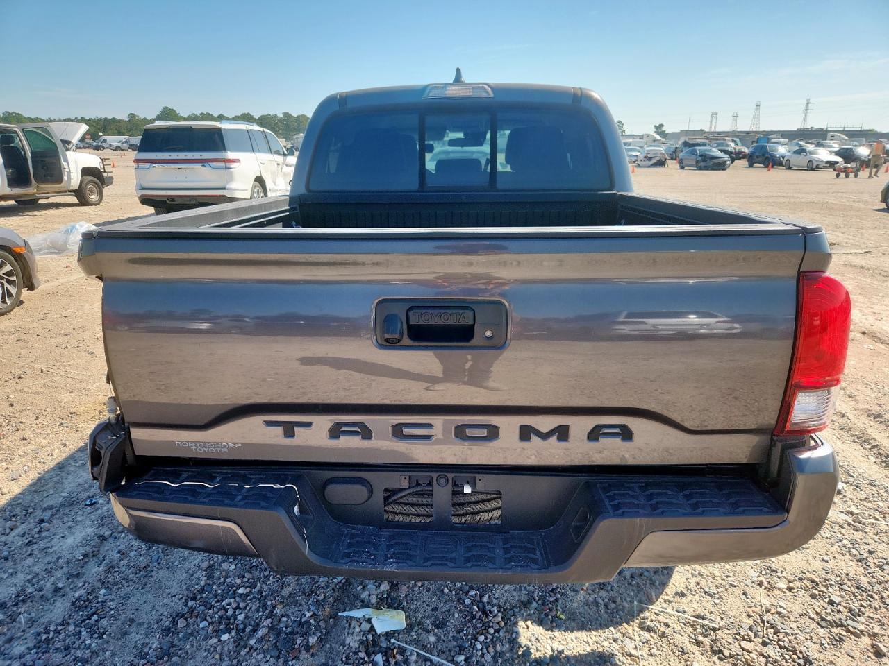 2022 Toyota Tacoma Double Cab - Image 6