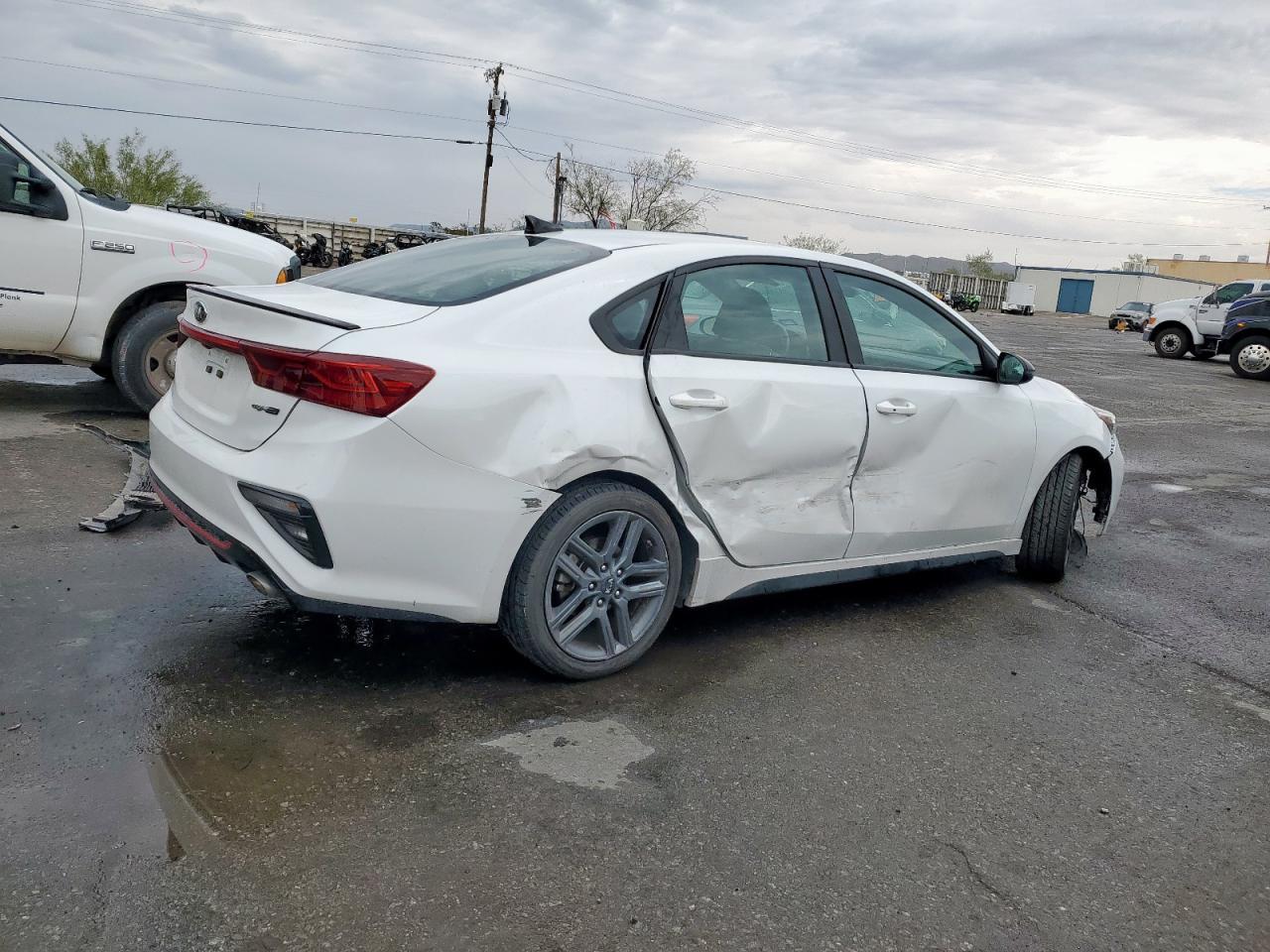 2021 Kia Forte Gt Line - Фото 3