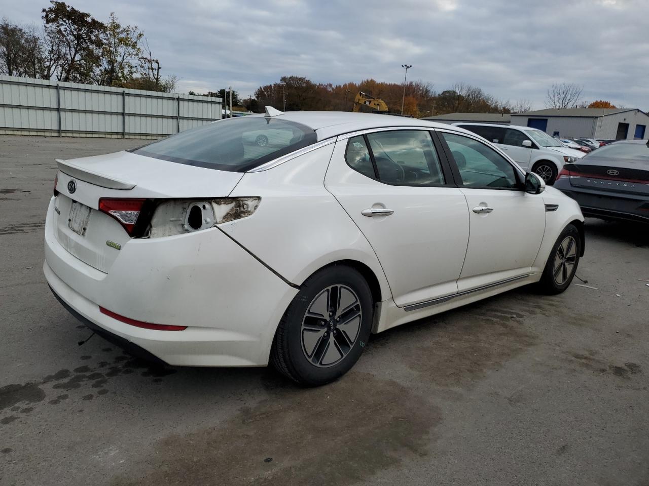2012 Kia Optima Hyb - Image 3