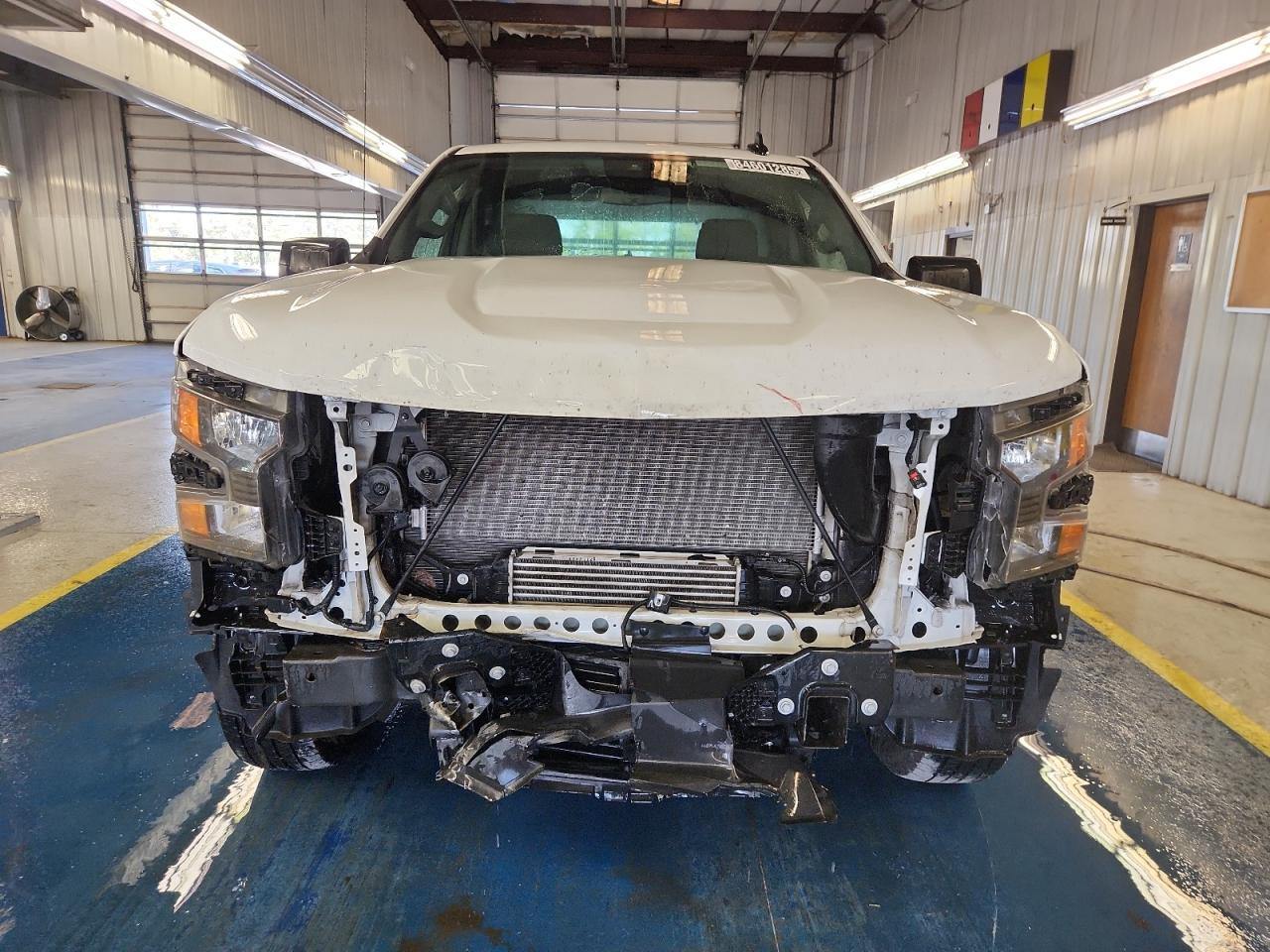 2023 Chevrolet Silverado C1500 - Фото 5