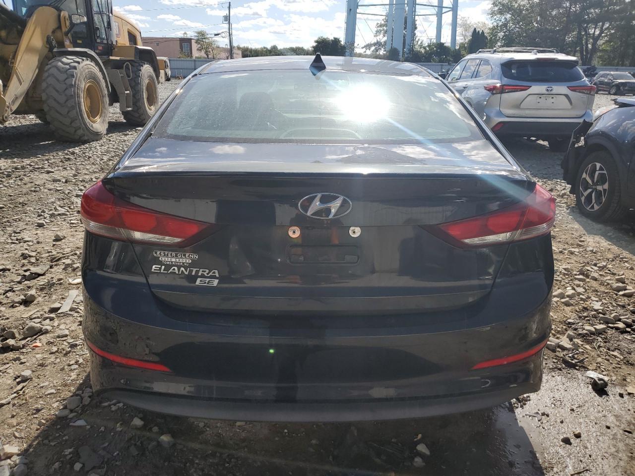 2018 Hyundai Elantra Se - Image 6