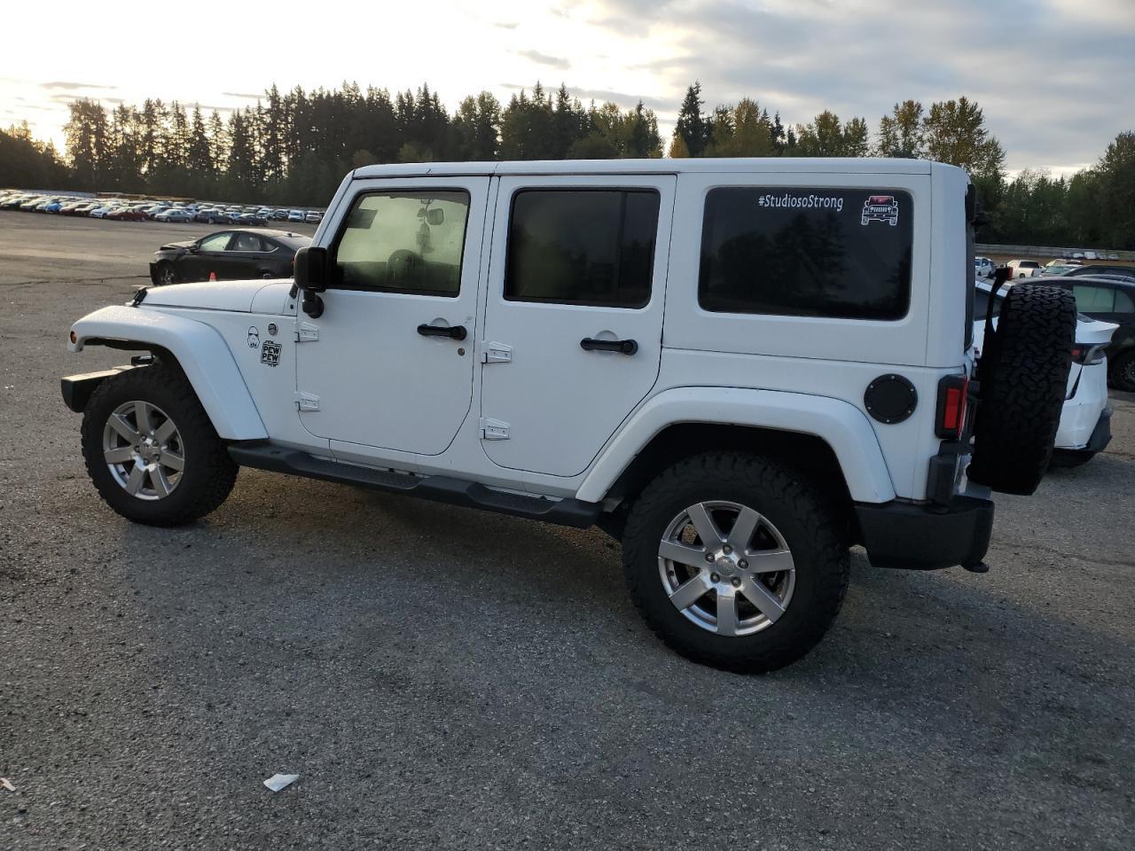 2014 Jeep Wrangler Unlimited Sahara - Image 2