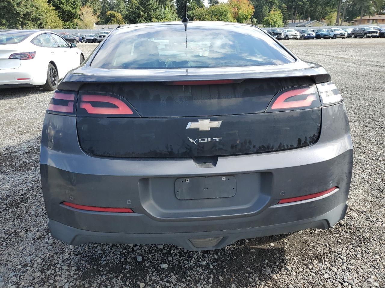 2011 Chevrolet Volt - Image 6