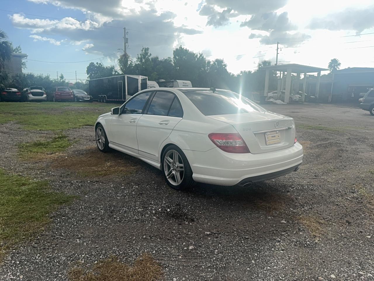 2011 Mercedes-Benz C 300 - Фото 3