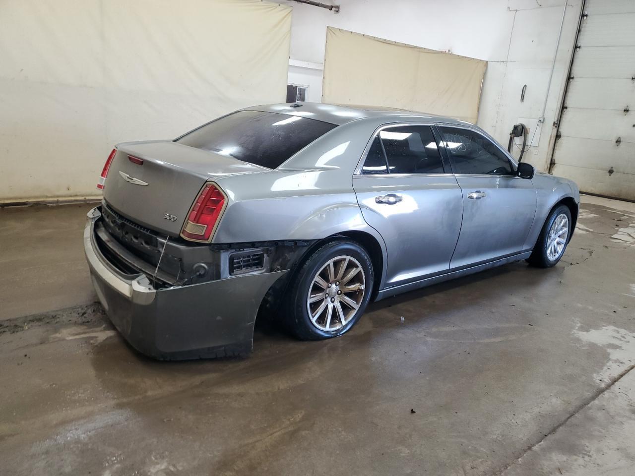 2011 Chrysler 300 Limited - Фото 3