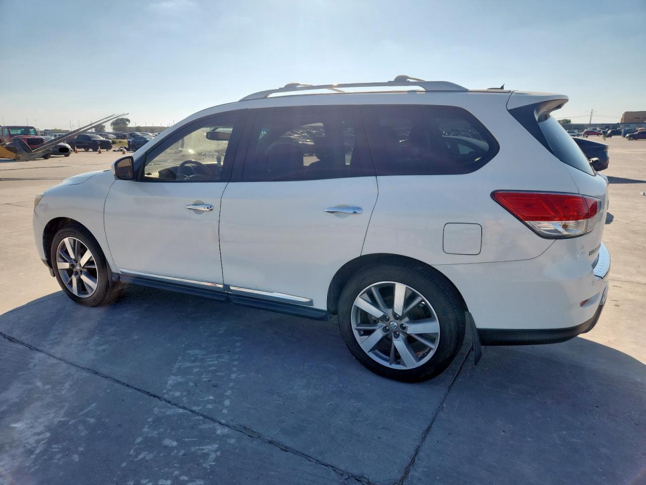 2014 Nissan Pathfinder S - Фото 2