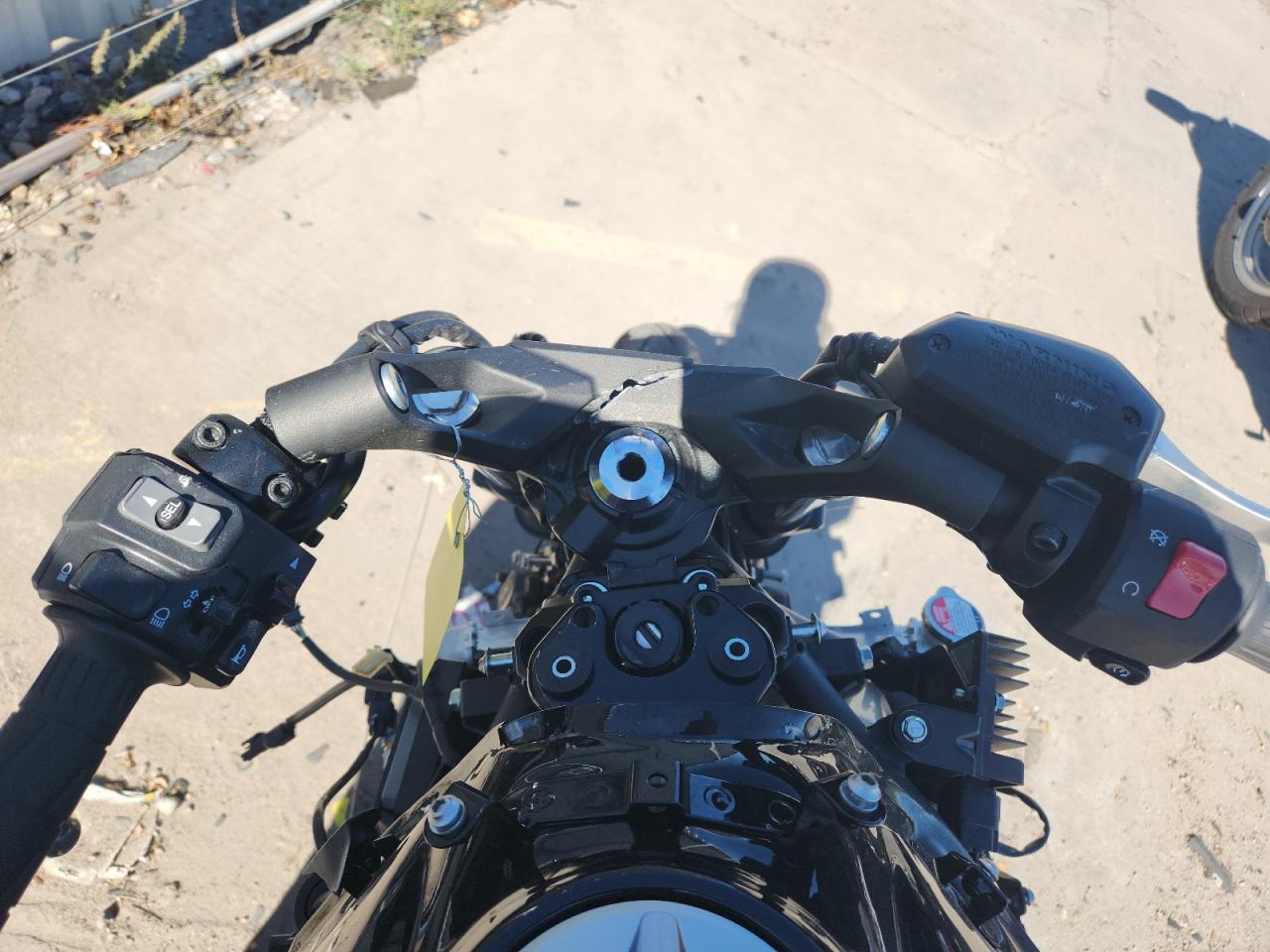 2025 Kawasaki Ex650 R - Image 7