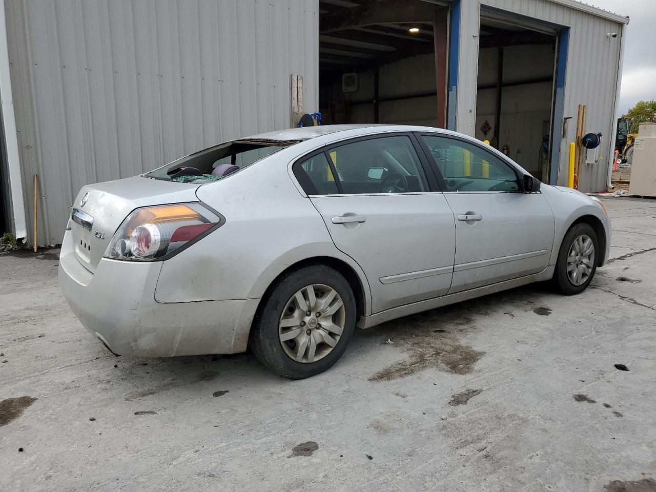 2010 Nissan Altima Base - Фото 3