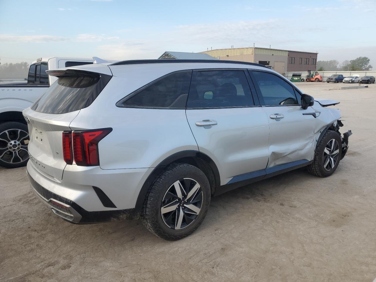 2021 Kia Sorento S - Фото 3