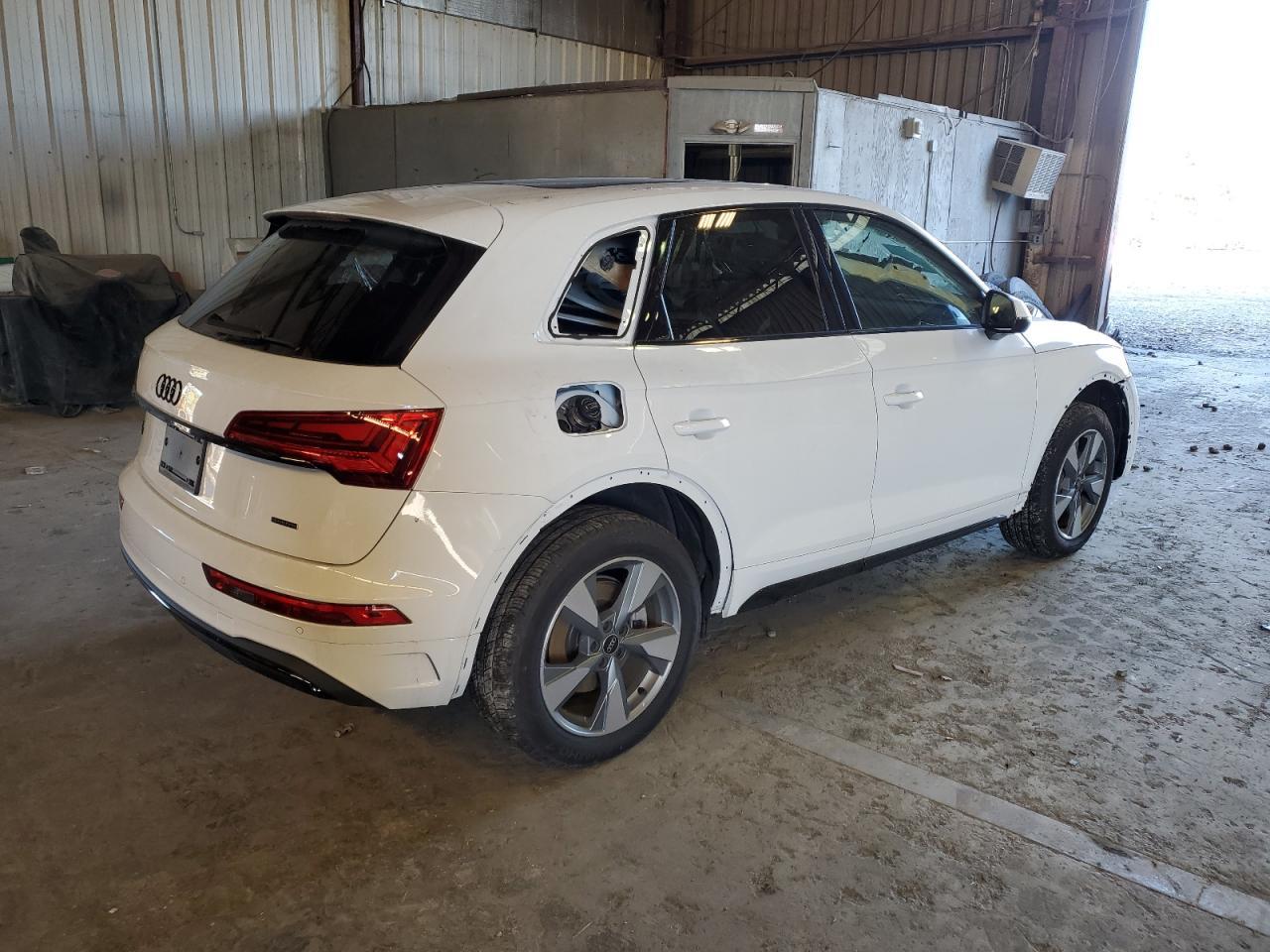 2025 Audi Q5 Premium 40 - Image 3
