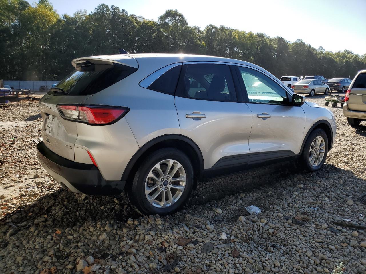 2020 Ford Escape Se - Фото 3