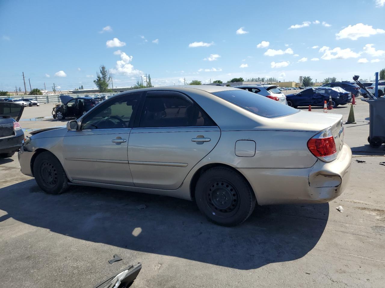 2005 Toyota Camry Le - Фото 2