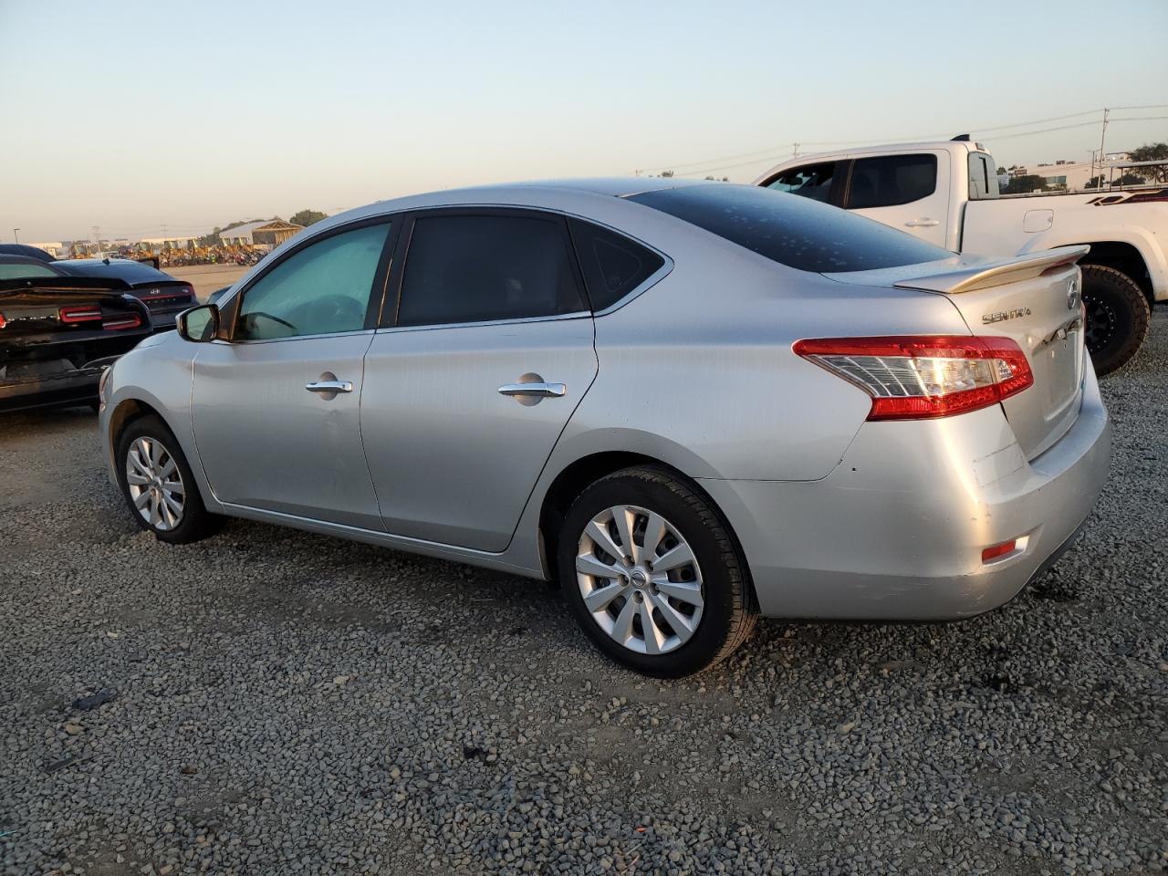 2014 Nissan Sentra S - Фото 2