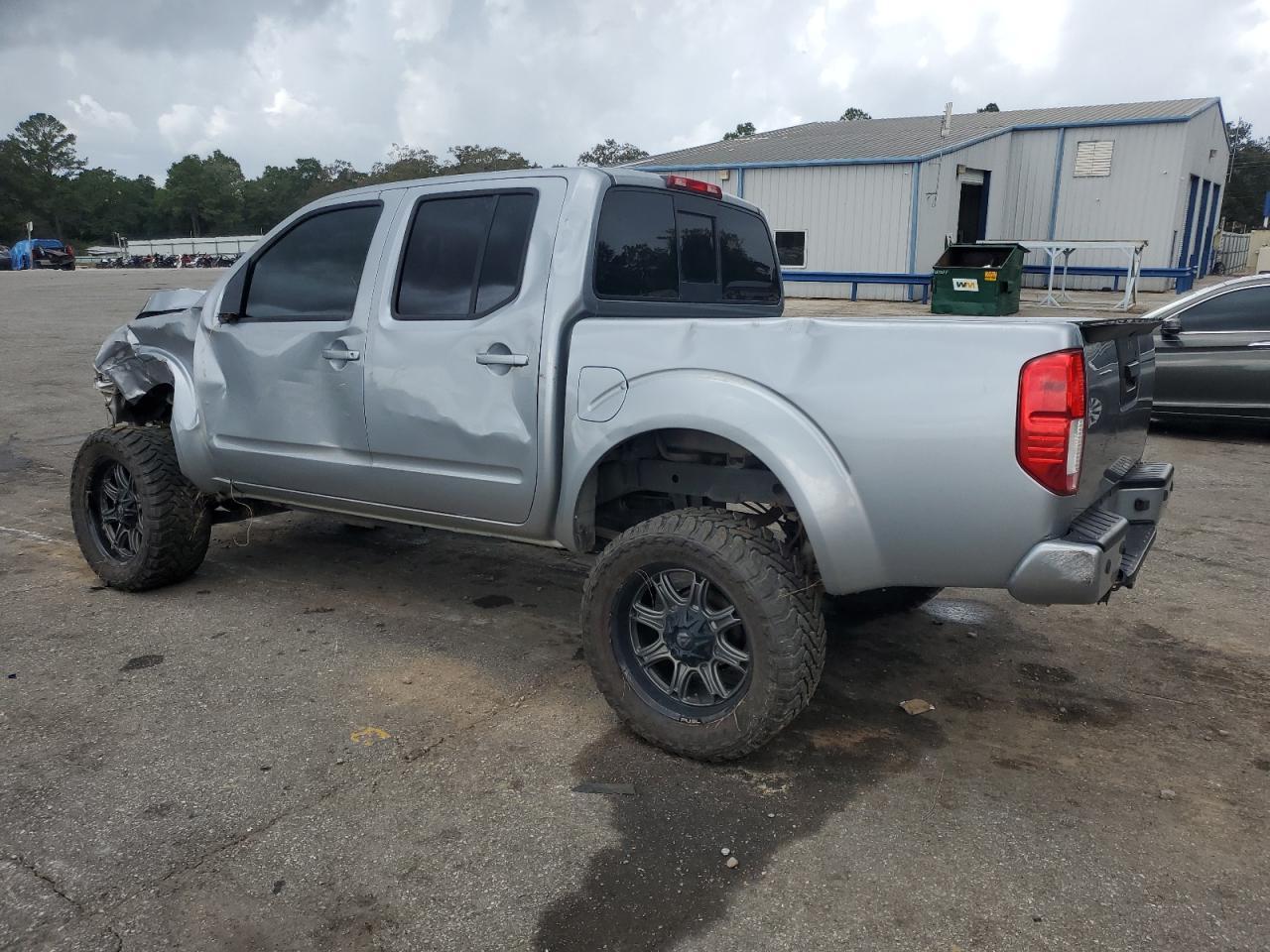 2017 Nissan Frontier S - Image 2