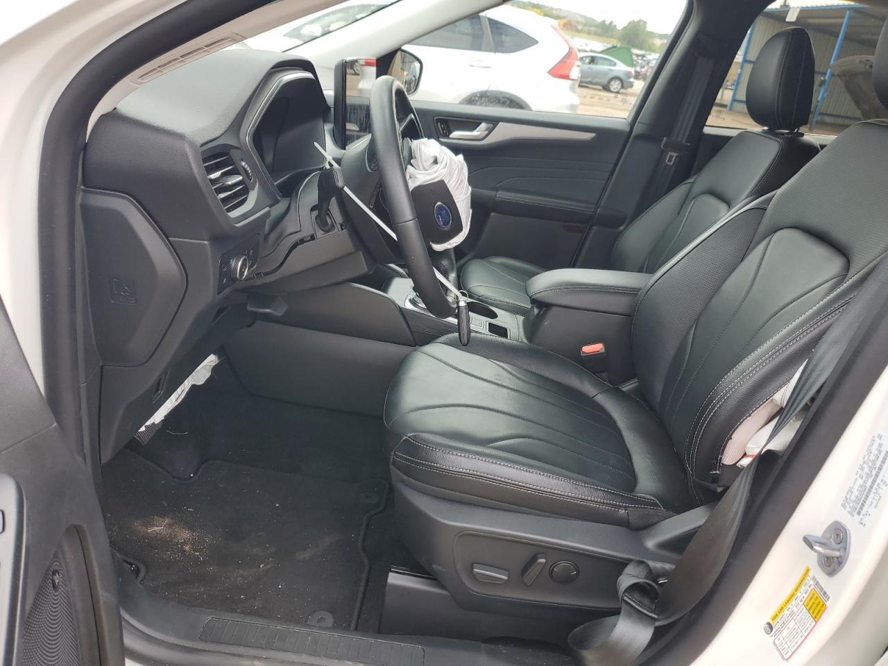 2025 Ford Escape Platinum - Image 7