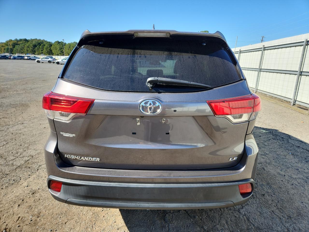 2017 Toyota Highlander Le - Фото 6
