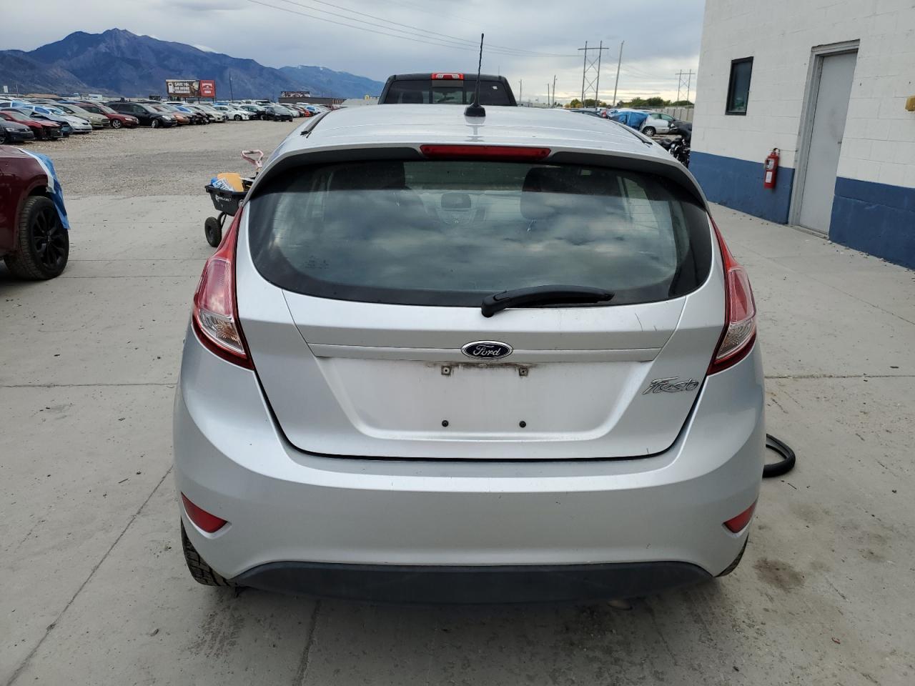 2016 Ford Fiesta S - Фото 6