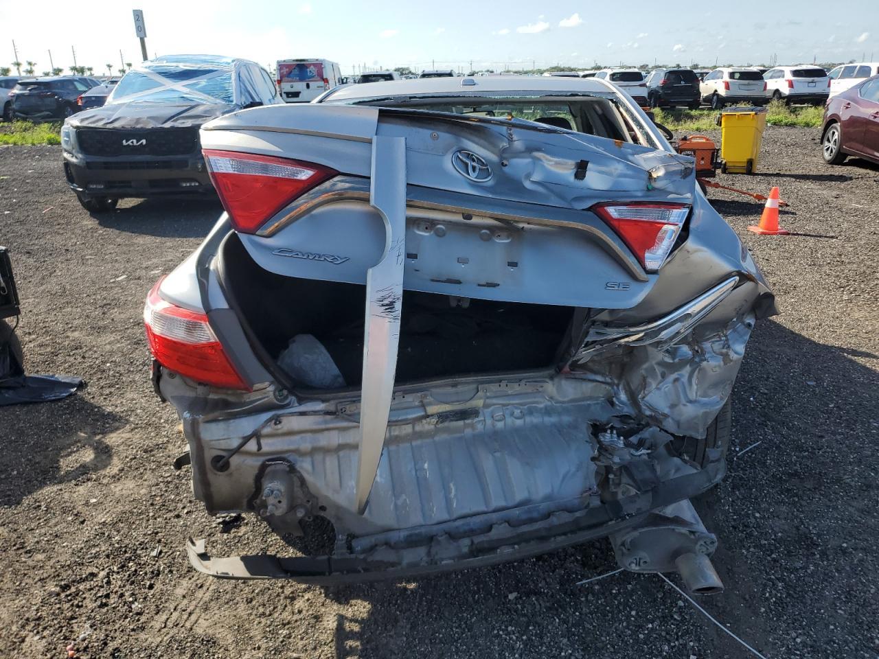 2015 Toyota Camry Le - Фото 6