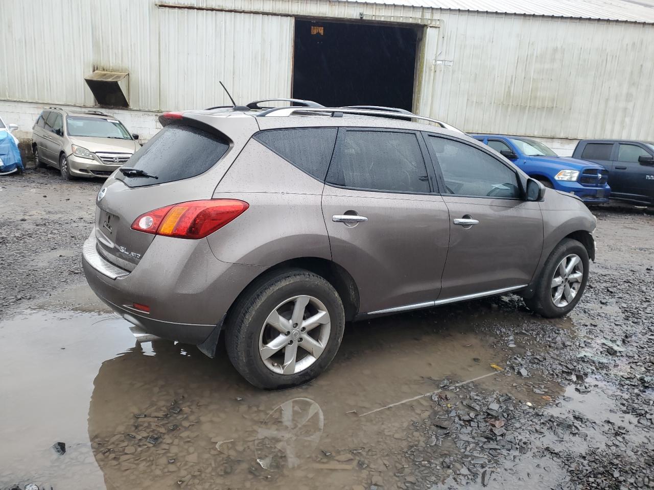 2010 Nissan Murano S - Фото 3