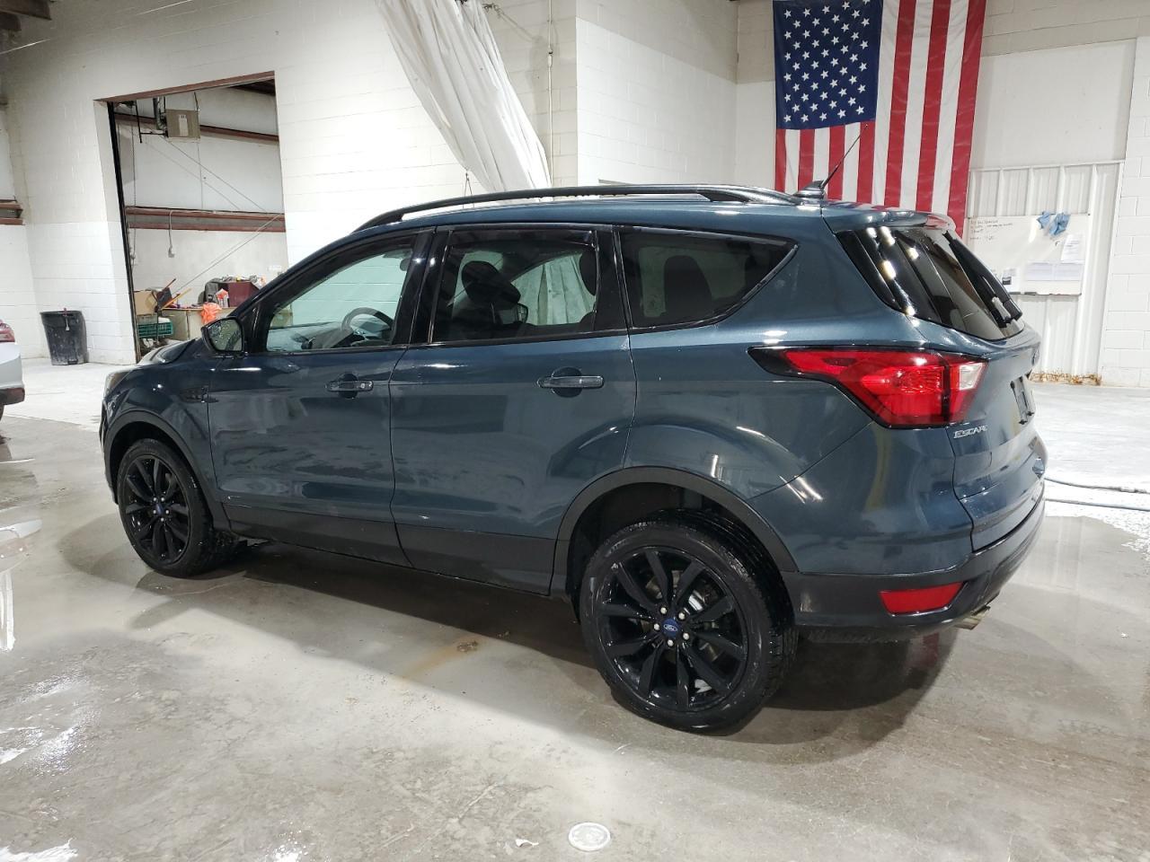 2019 Ford Escape Se - Фото 2