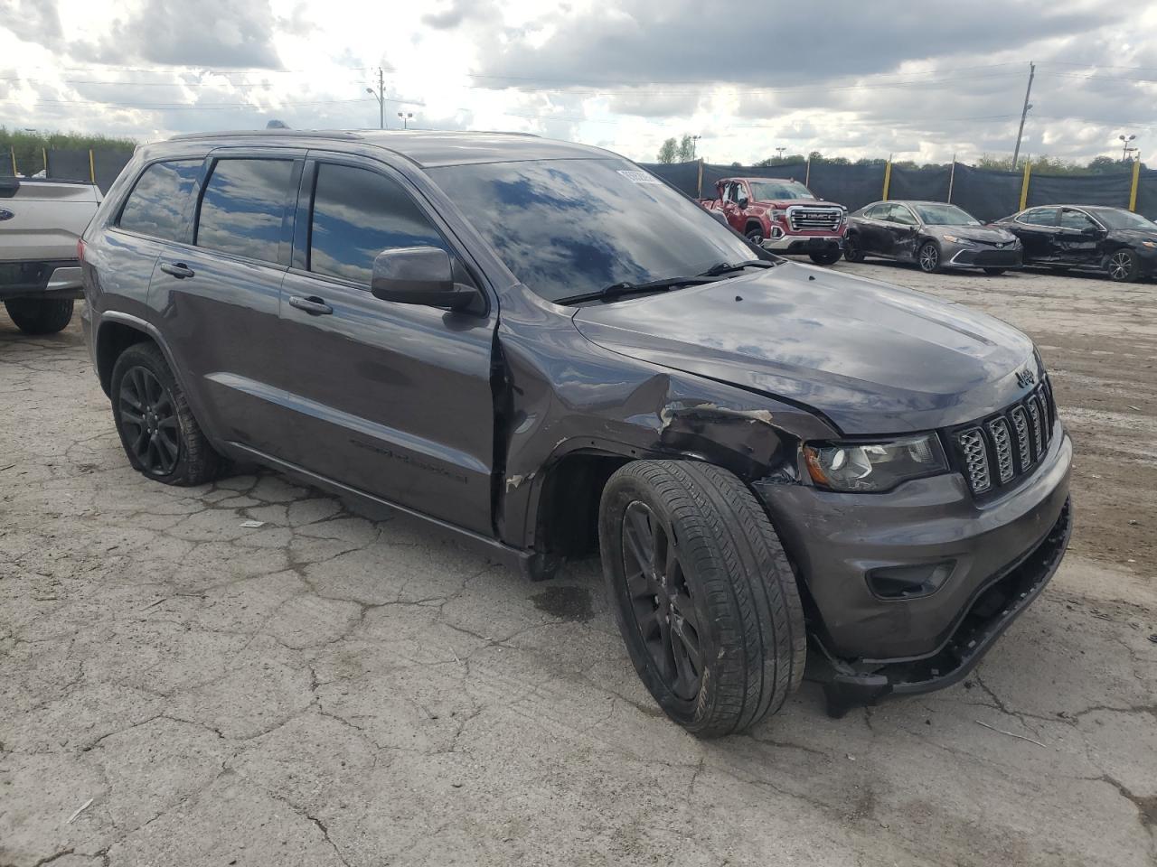 2018 Jeep Cherokee - Image 4