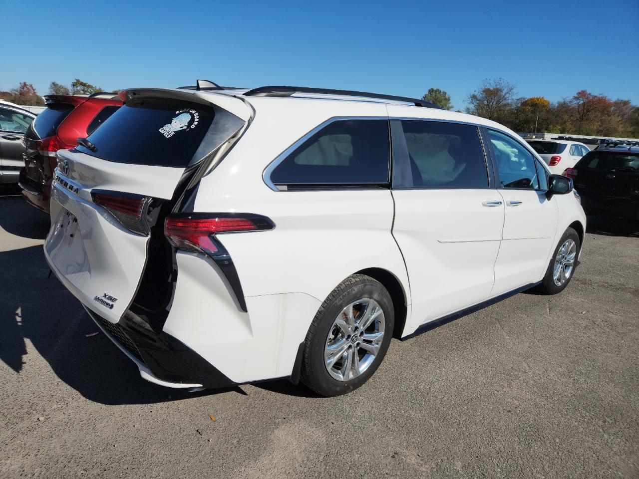 2023 Toyota Sienna Xse - Фото 3