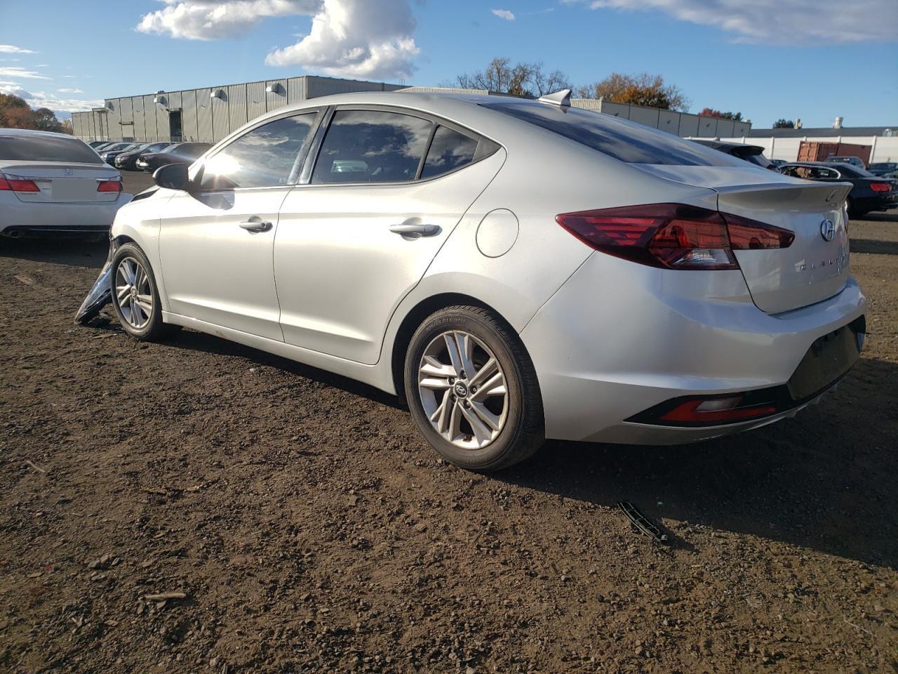 2019 Hyundai Elantra Sel - Image 2
