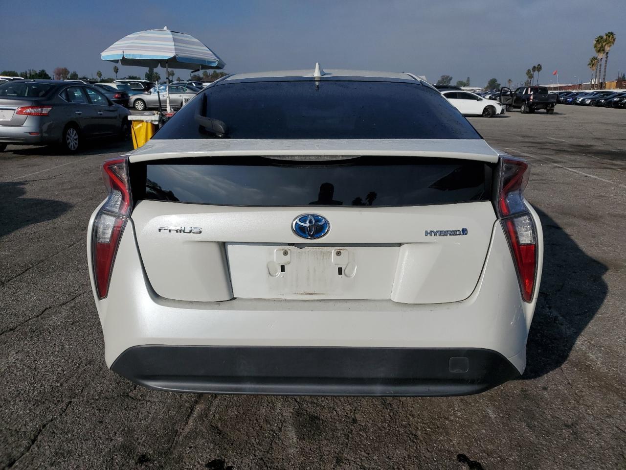 2016 Toyota Prius - Image 6