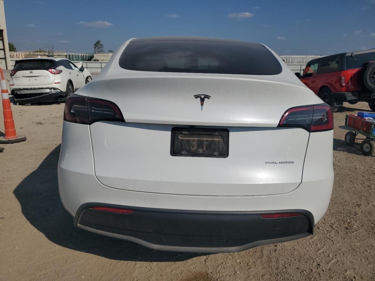 2023 Tesla Model Y - Image 6