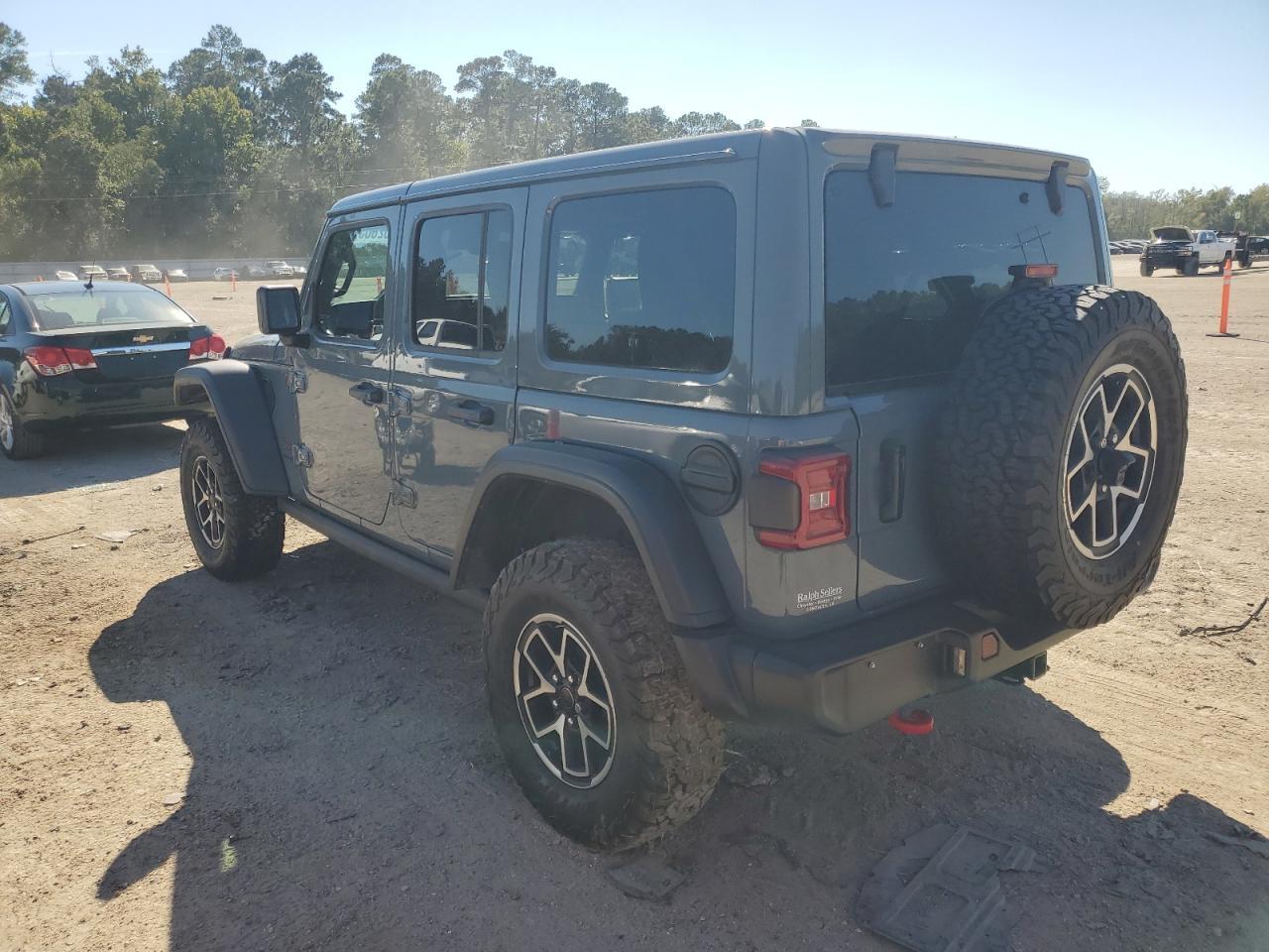 2025 Jeep Wrangler Rubicon - Фото 2