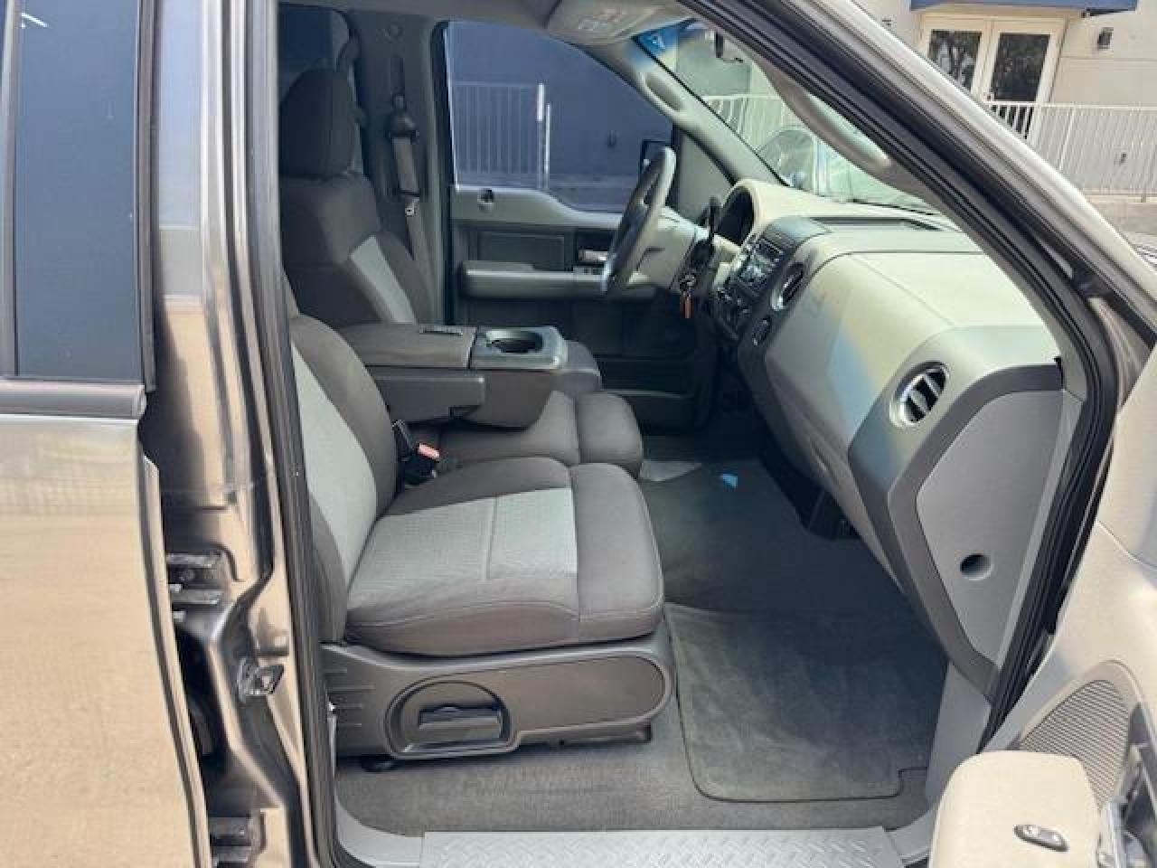 2006 Ford F150 Supercrew - Image 7