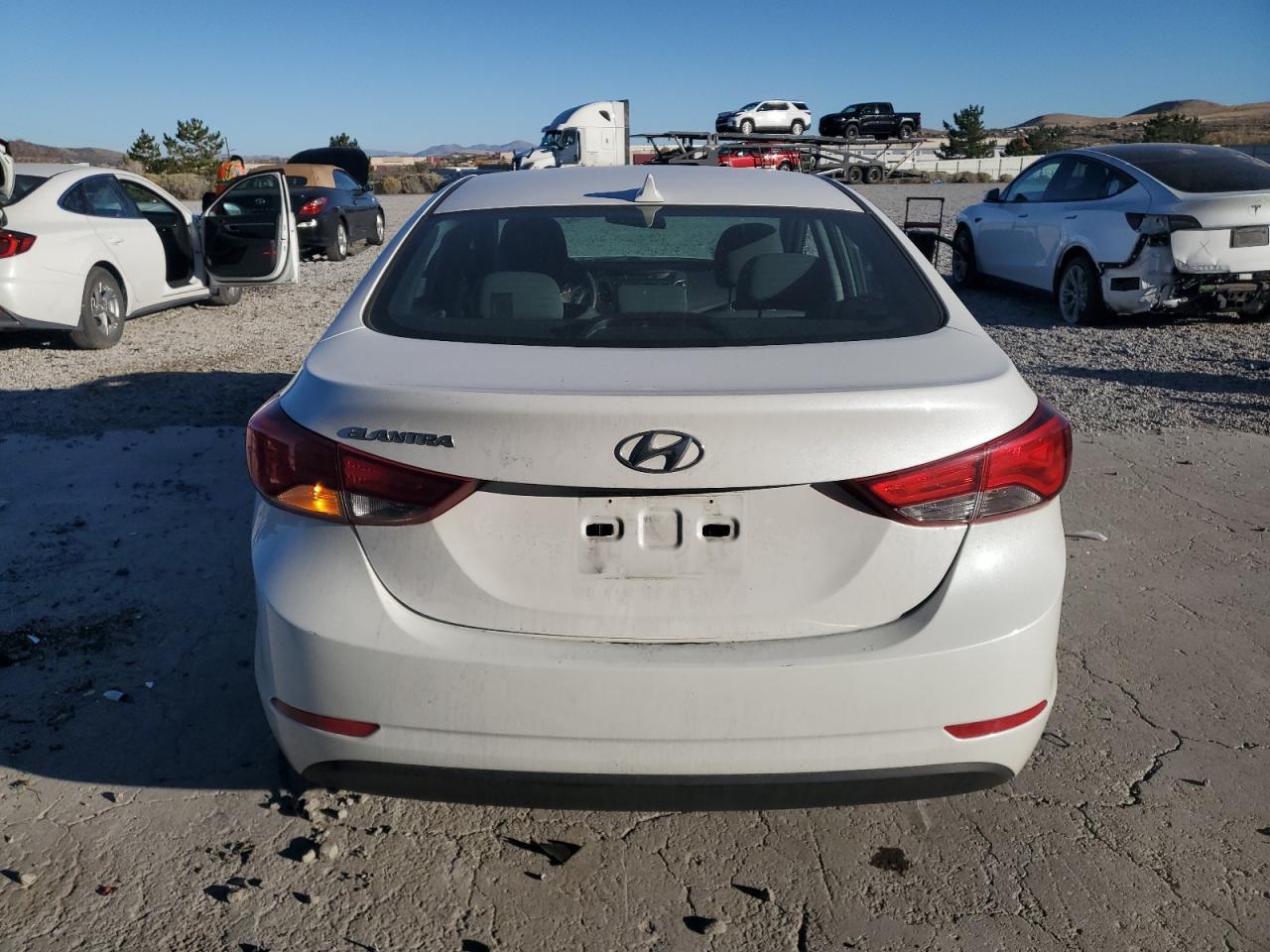 2015 Hyundai Elantra Se - Image 6