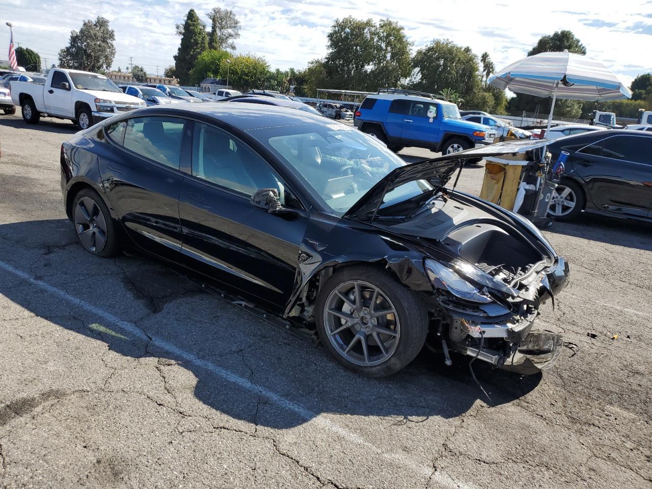 2023 Tesla Model 3 - Фото 4